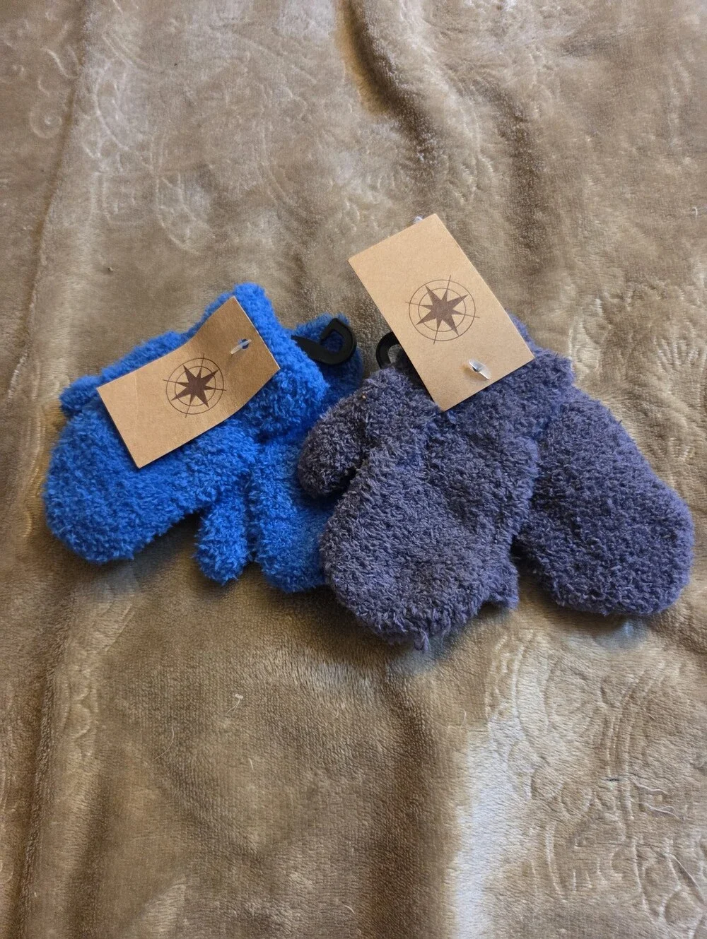 Cozy Kids Fuzzy Mittens - Blue & Gray
